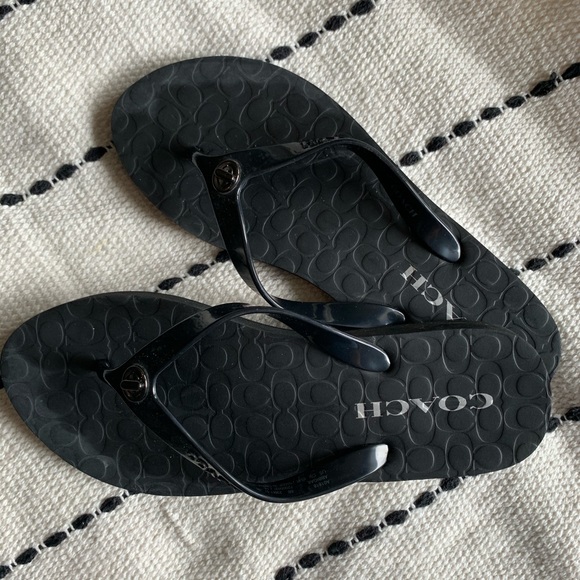 Coach Shoes - coach flip flops